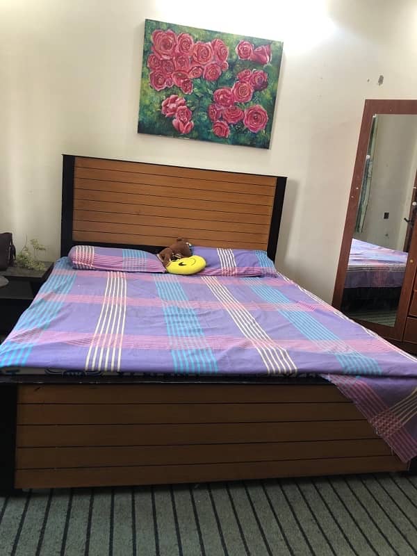 this bed is used but in a perfect condition,message to buy 3