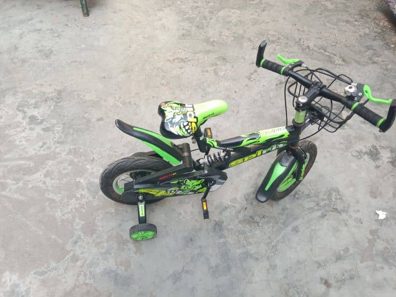 kids sports cycle almost new 2