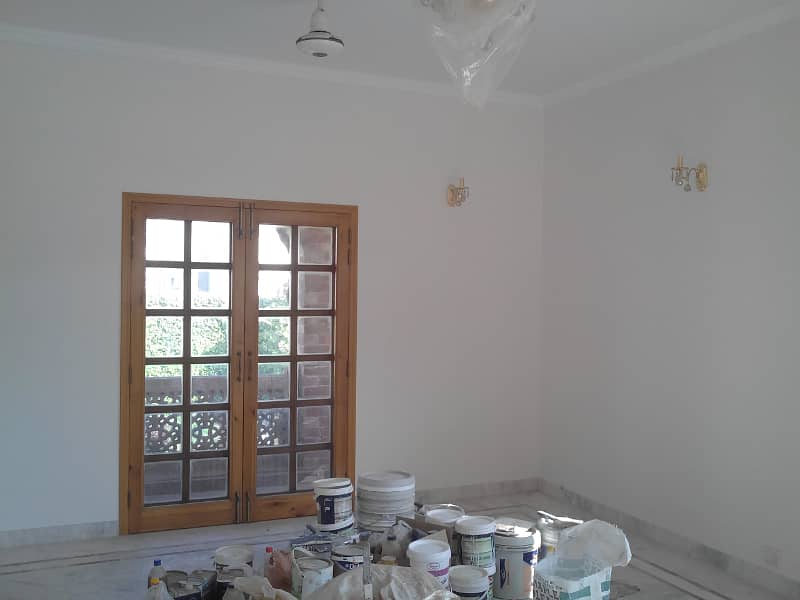 DHA 1 Kanal Ideal Upper Portion With Separate GateFor Rent In Phase 5 2