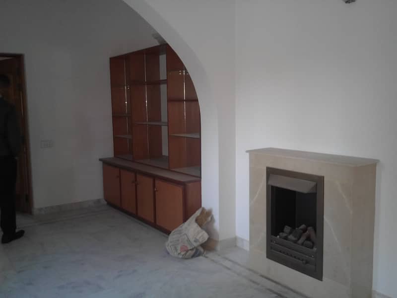 DHA 1 Kanal Ideal Upper Portion With Separate GateFor Rent In Phase 5 3