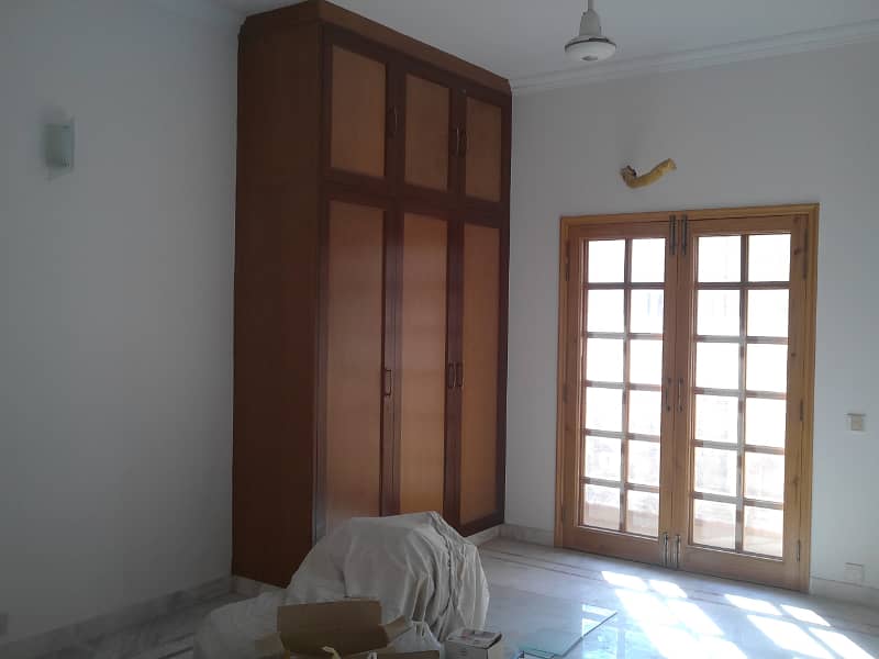 DHA 1 Kanal Ideal Upper Portion With Separate GateFor Rent In Phase 5 4