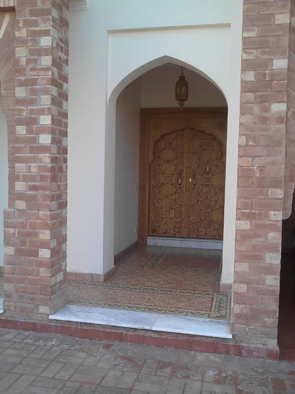 DHA 1 Kanal Ideal Upper Portion With Separate GateFor Rent In Phase 5 15