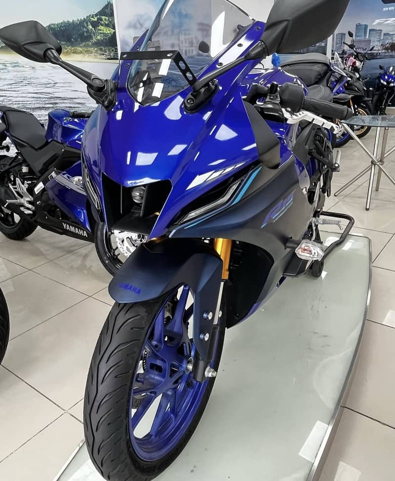 Yamaha R15 1