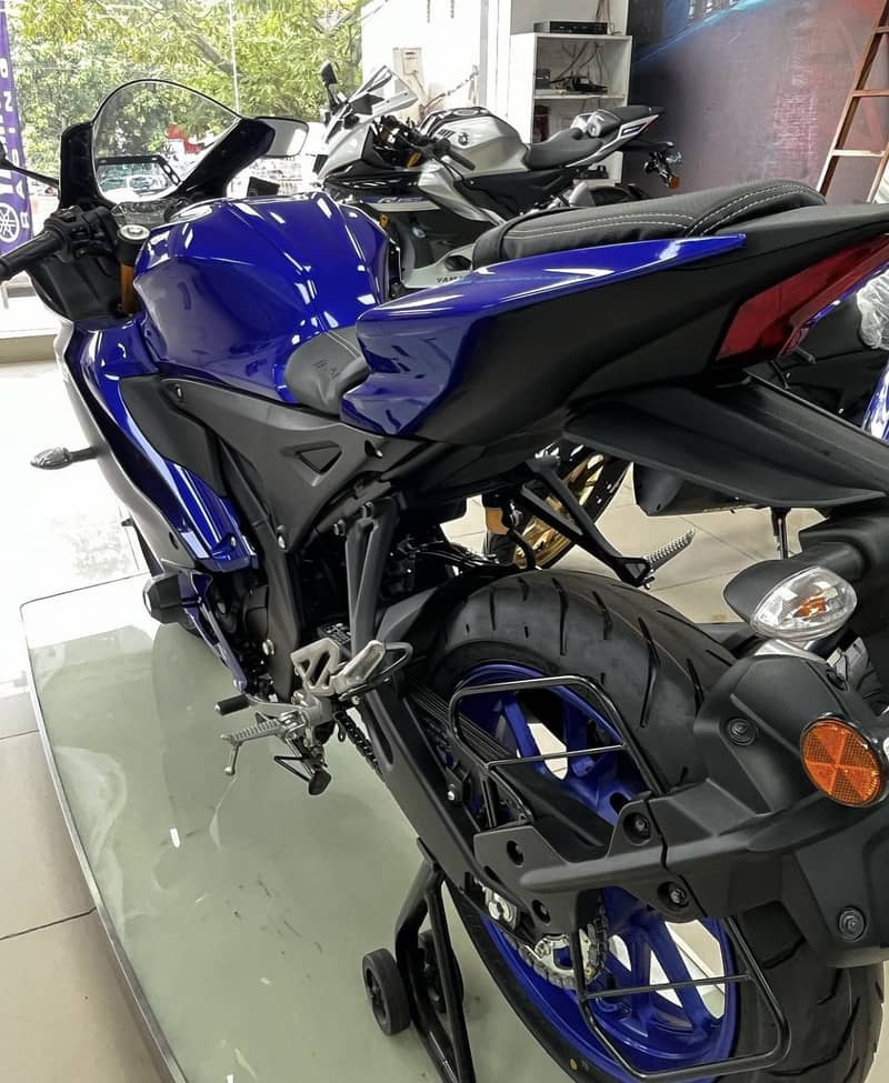 Yamaha R15 2