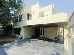 ONE KANAL BEAUTIFUL HOUSE AVAILABLE FOR RENT IN DHA PHASE 2