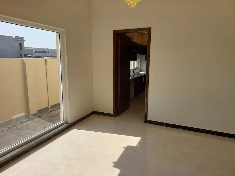 ONE KANAL BEAUTIFUL HOUSE AVAILABLE FOR RENT IN DHA PHASE 3 6