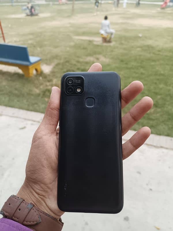 infinix hot 10i 4/128gb ram. urgent sale. 0