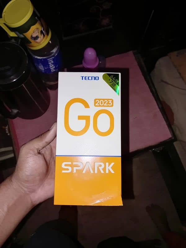 Tecno Spark Go Complete saman. 0