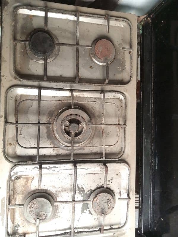 Durable 5-Burner Gas Stove (Used) 2