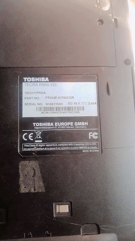 toshiba laptop 4GB RAM / 256GB SSD 5