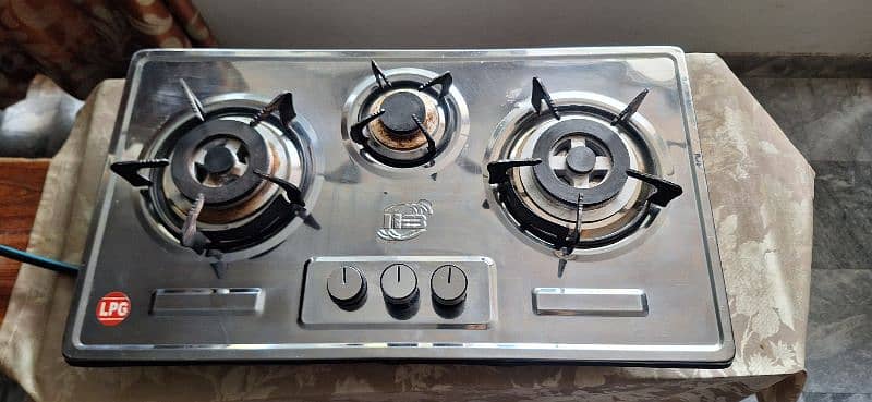 Simple 3 burner stove LPG . Excellent  condition 1