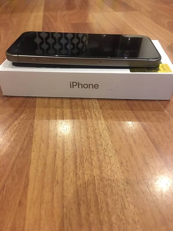 IPhone 15 Po Max 10/10 Brand New Condition. 4