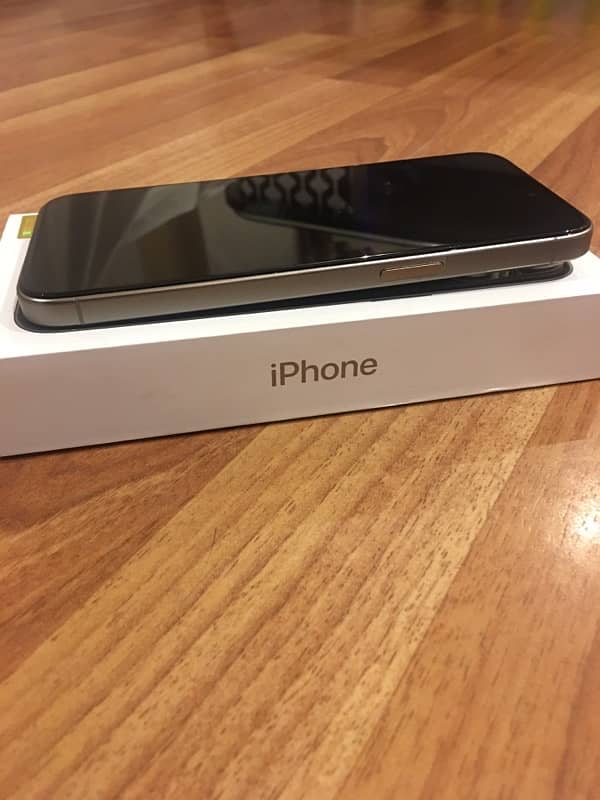 IPhone 15 Po Max 10/10 Brand New Condition. 6