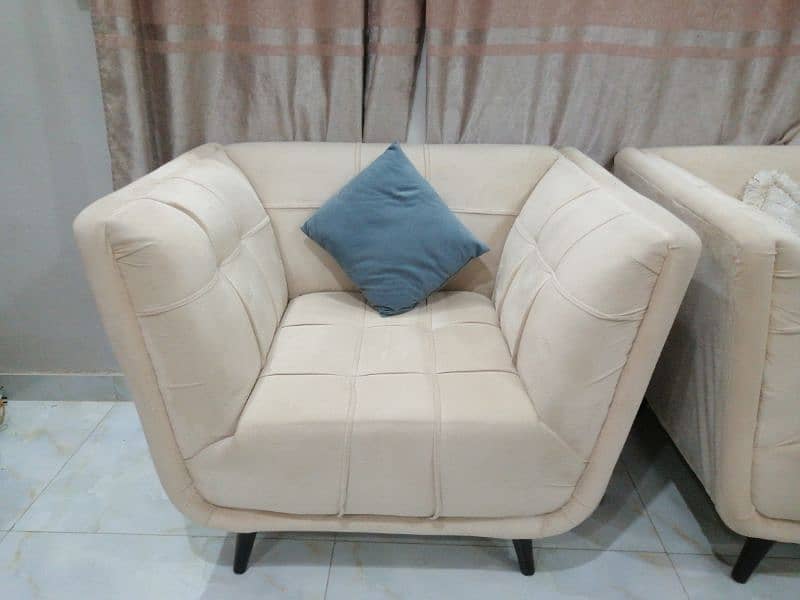 7 seater sofa just like new 1