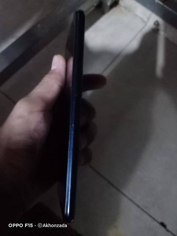 selling phone 4