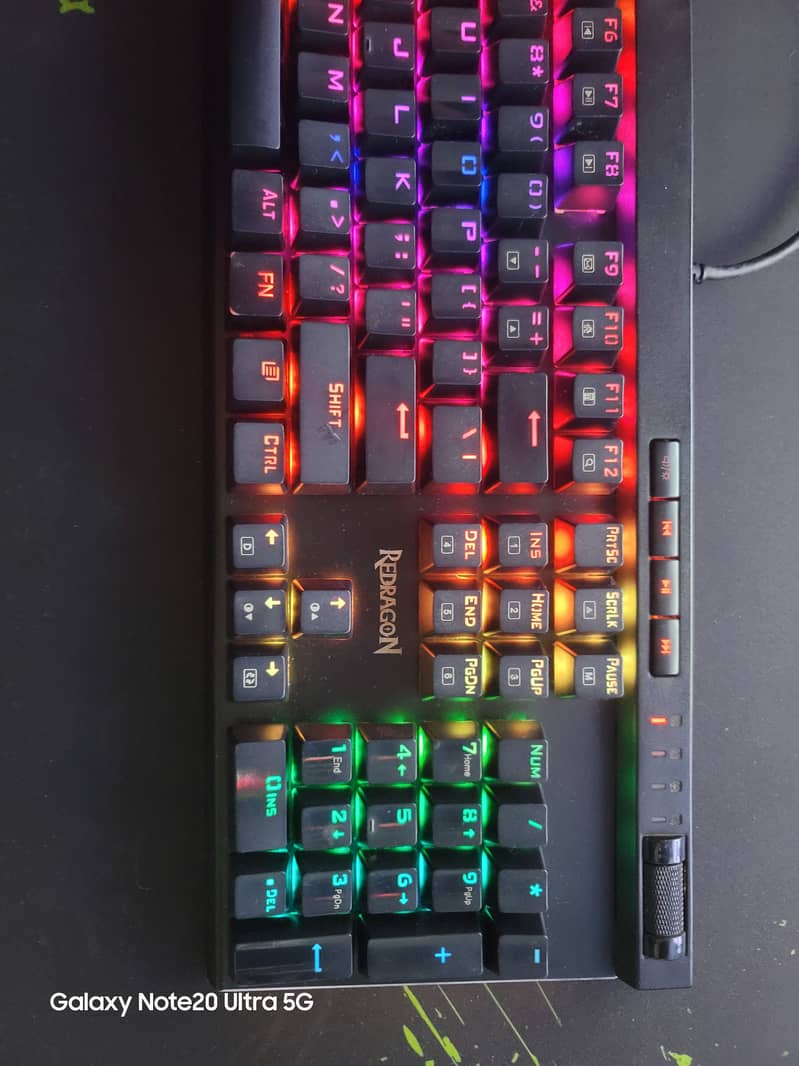 Gaming Mechanical Keyboard (Redragon K580 VATA Blue Switches ARGB) 1