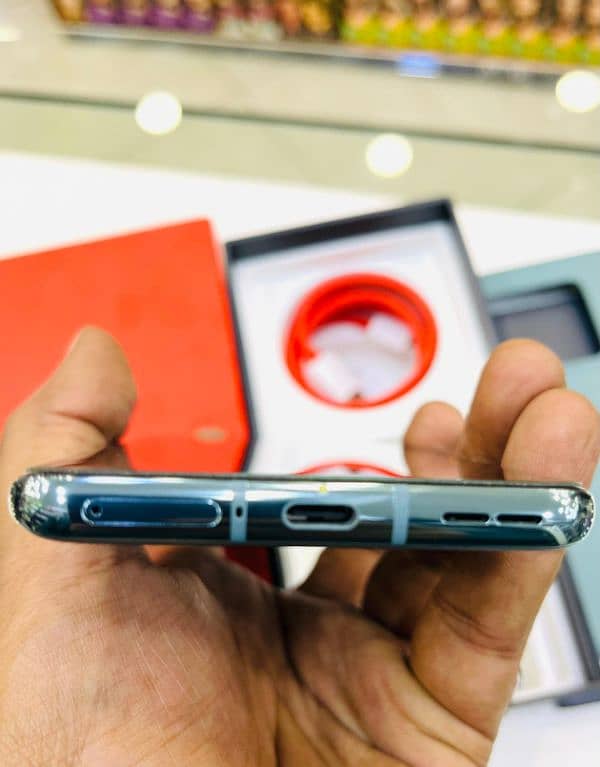 One plus 10 pro 5G non pta 12/256 4 months sim time available 5