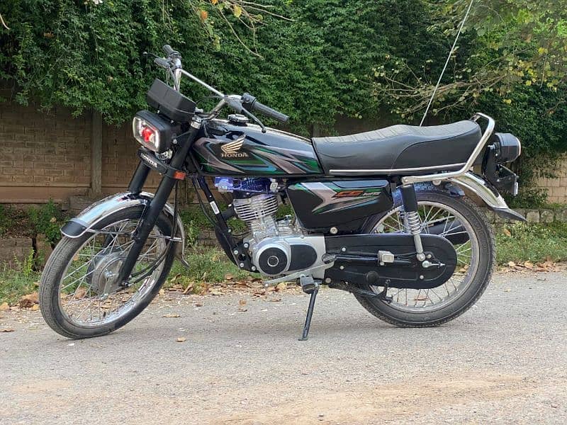 "Just Like new" Honda CG 125(2023), Neat and Low Milage. 0