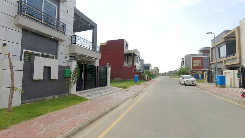 In Lahore You Can Find The Perfect Prime Location House For Sale 2