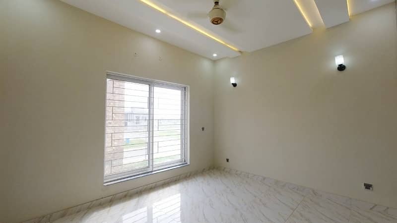 In Lahore You Can Find The Perfect Prime Location House For Sale 29