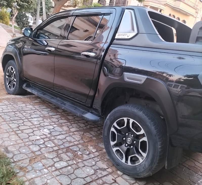 Toyota Hilux REVO V New Shape 5