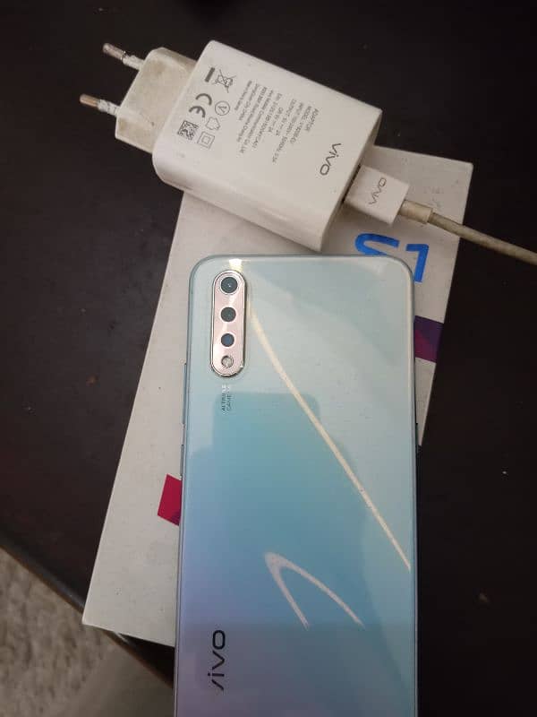 vivo S1 0