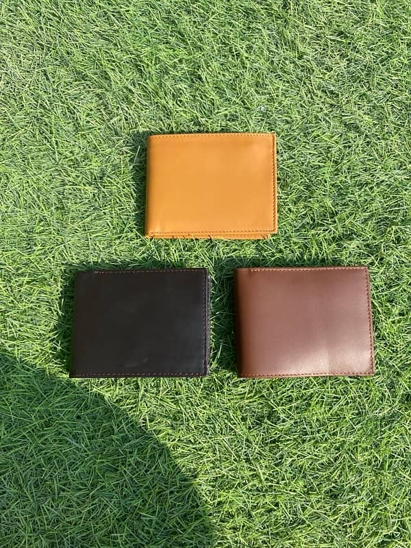 genuine cow leather wallet box pack best quaility contact 03307047981 1