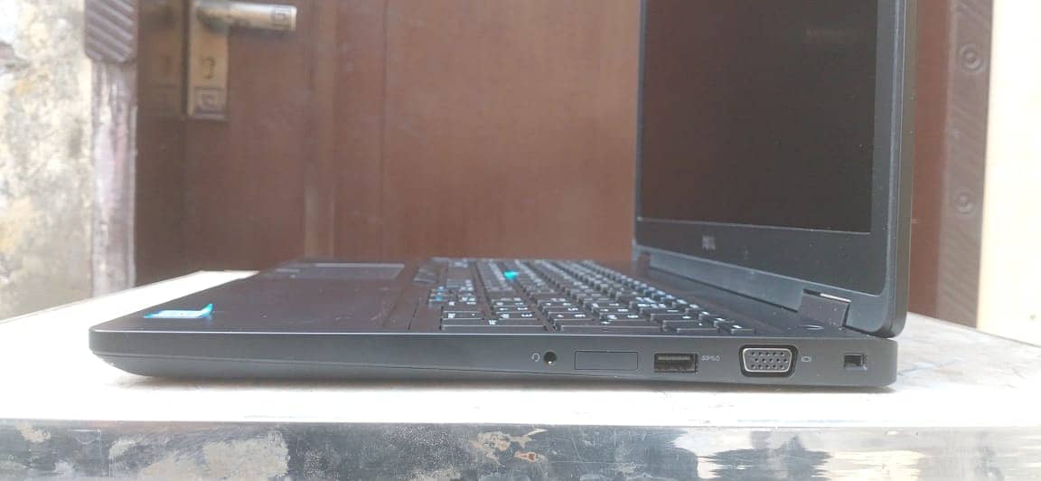 Dell Latitude 5580 core i5 Gen 7 at good price 4