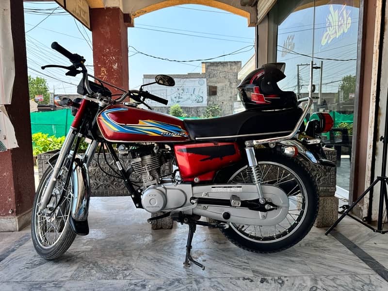 Honda CG 125 2022 Red 3