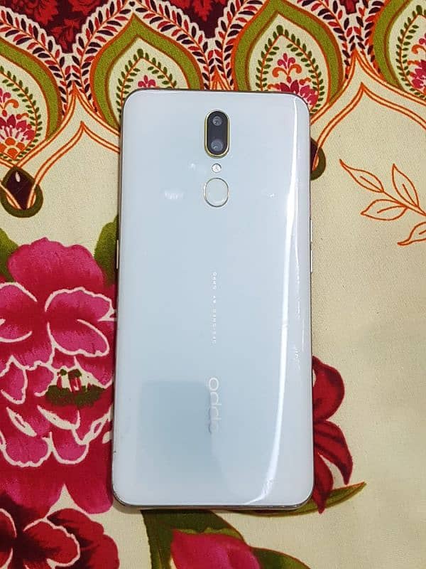 Oppo F11 0