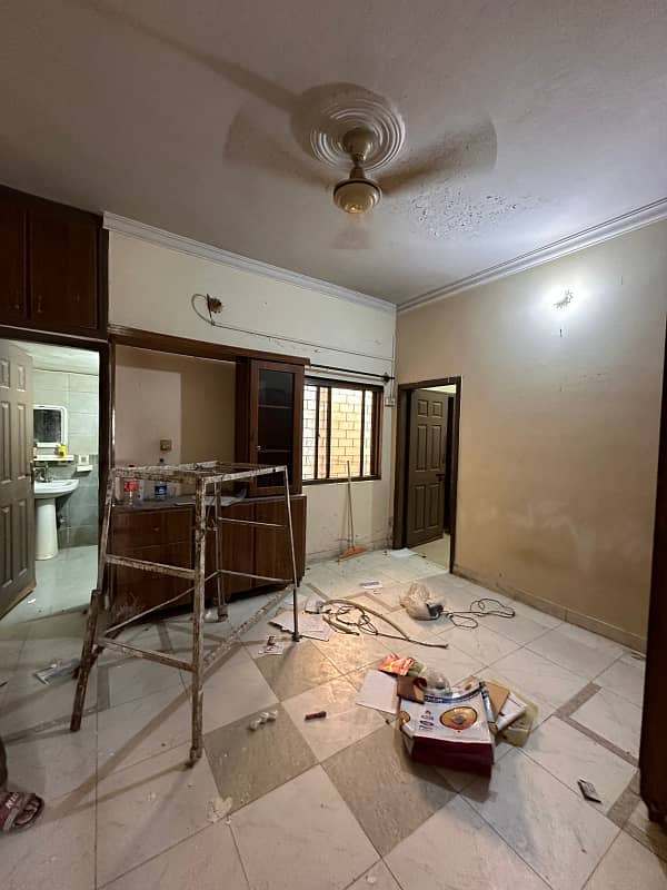 Family flat for rent 1bed darwing room kitchen 1bth Pani bijli gas sab available bijli gass miter seprat gizer seprat tanks seprat location gulrez 1 1