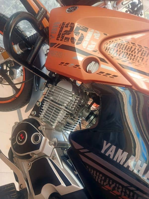 Yamaha YBR 125 G special edition 9