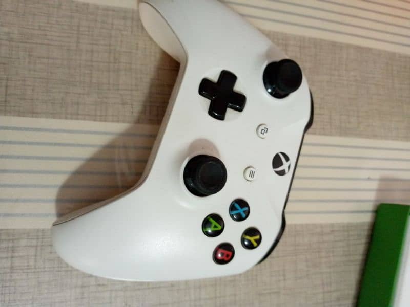 Xbox 1 controller 3