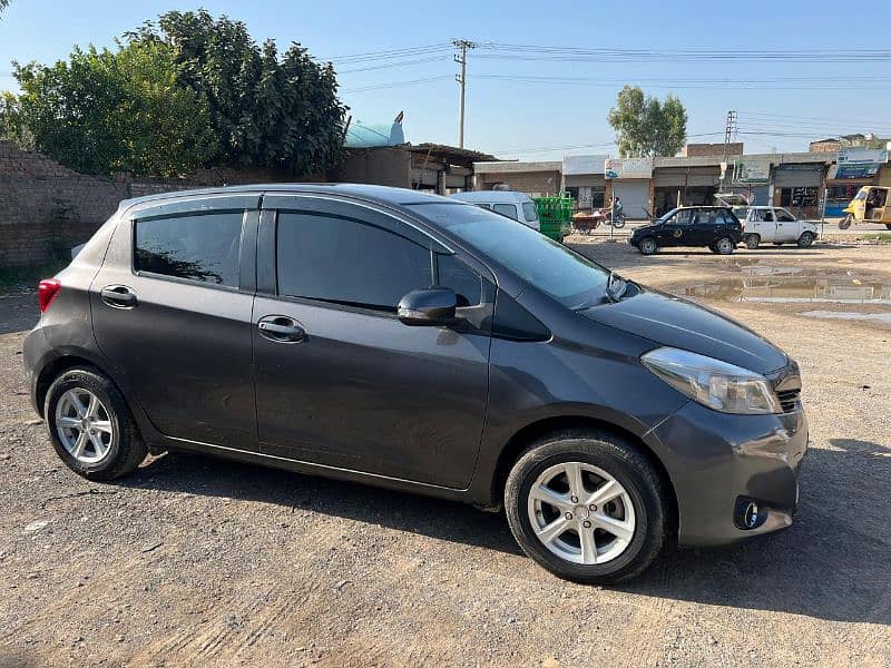 Toyota Vitz 2013 11