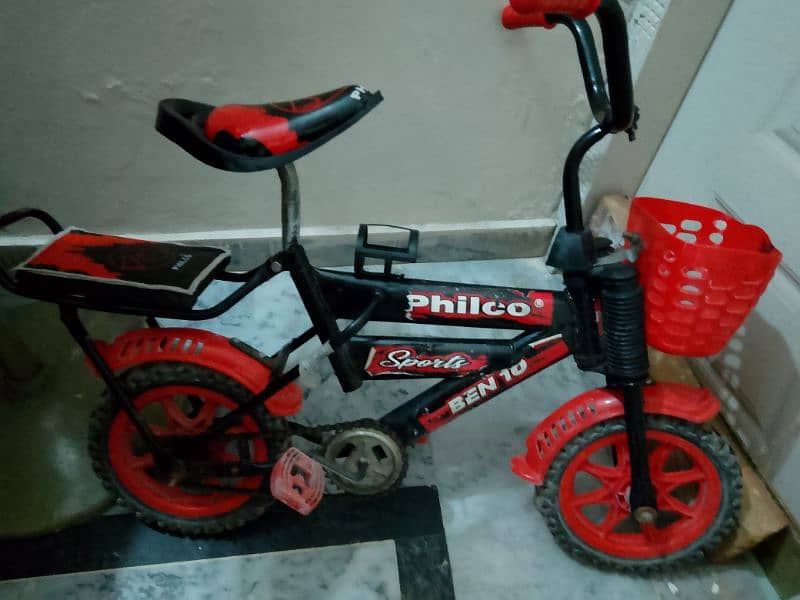 small bicycle for kids without side holding tyre 1