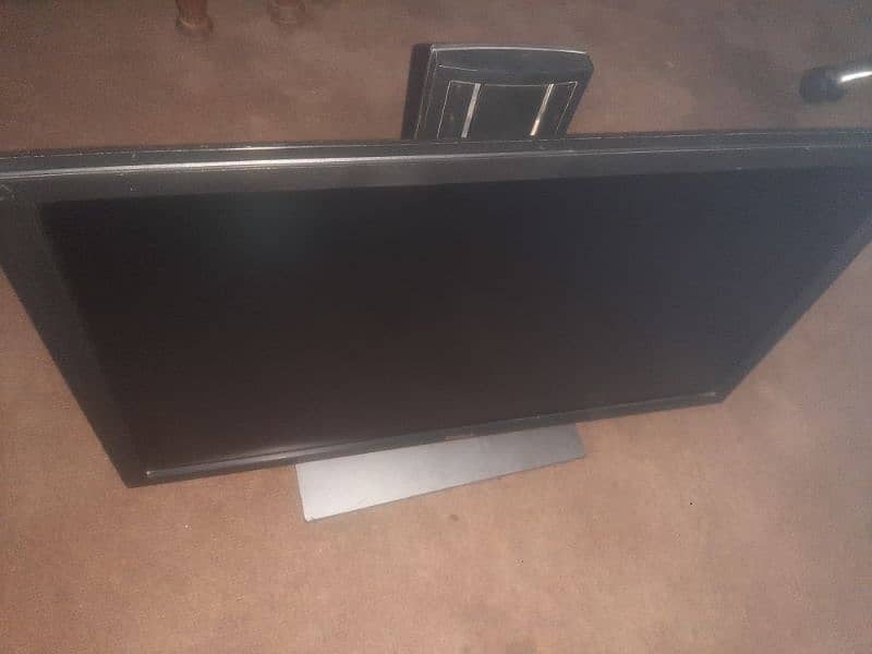 Led 23 inches Moniter 5