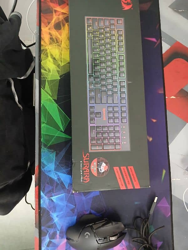 Logitech g502 hero and redragon k82 surara gaming keyboard 3