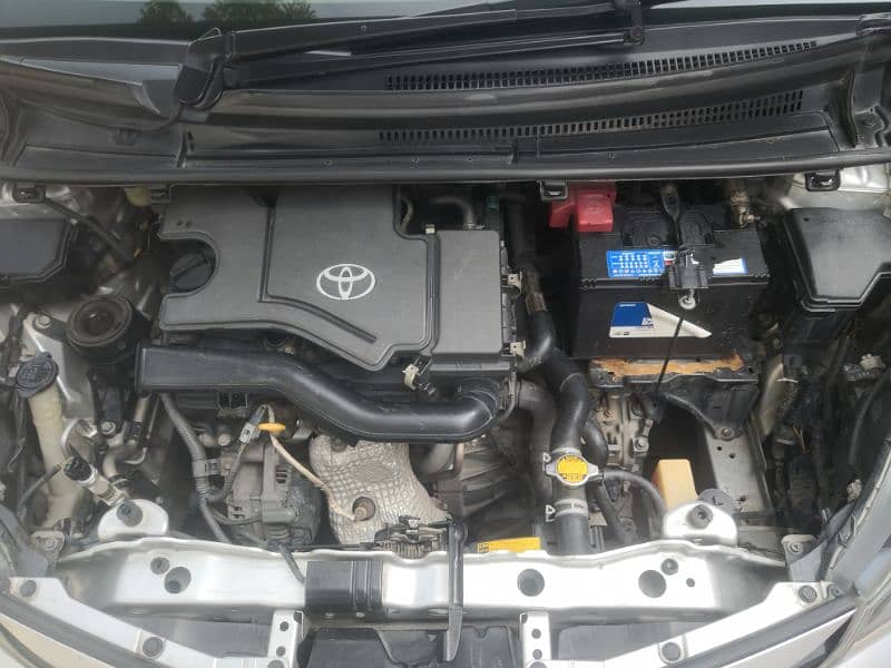 Toyota Vitz 2015 3