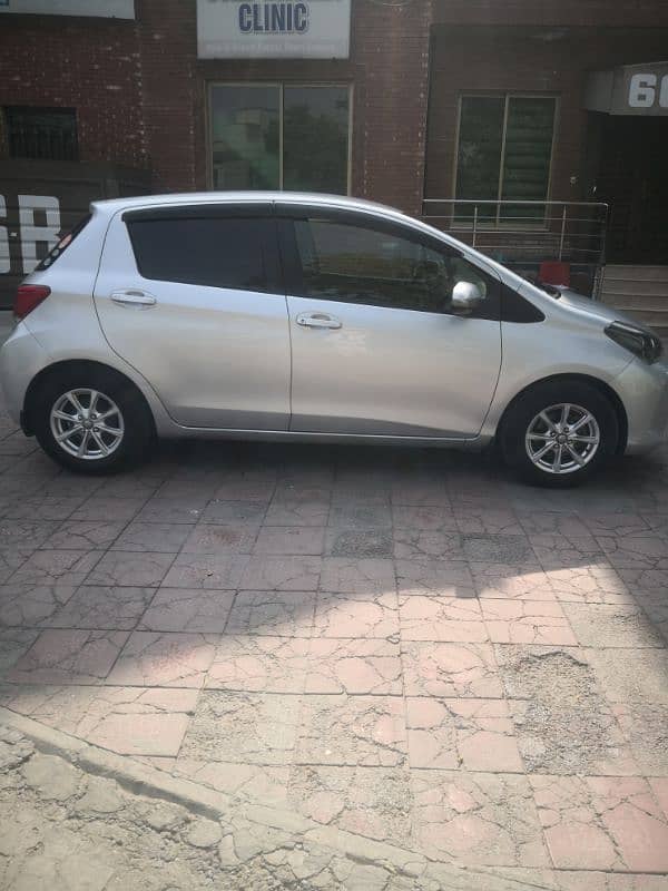 Toyota Vitz 2015 8