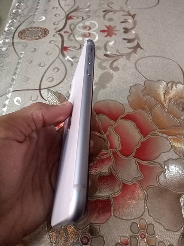 IPhone 11 jv  contact only WhatsApp number 03140324217 5