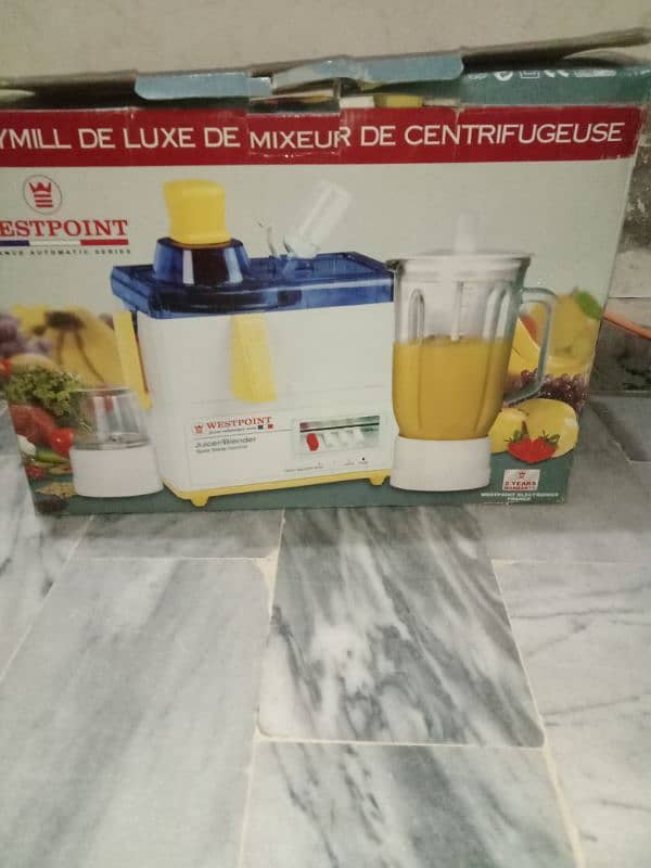 bilkul new hn daaba pack hn  juicer machine with mixture 2