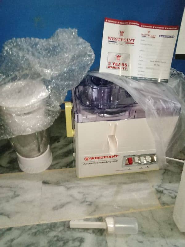 bilkul new hn daaba pack hn  juicer machine with mixture 3