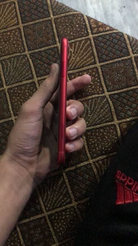 iphone 11 64 gb red colour 2