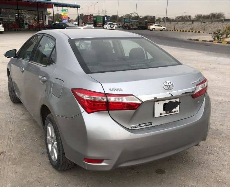 Toyota Altis Grande 2015 1