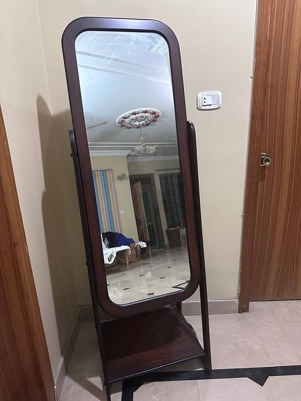 wooden revolving mirror 0