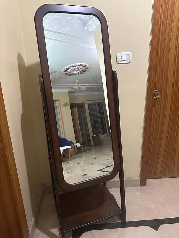 wooden revolving mirror 1