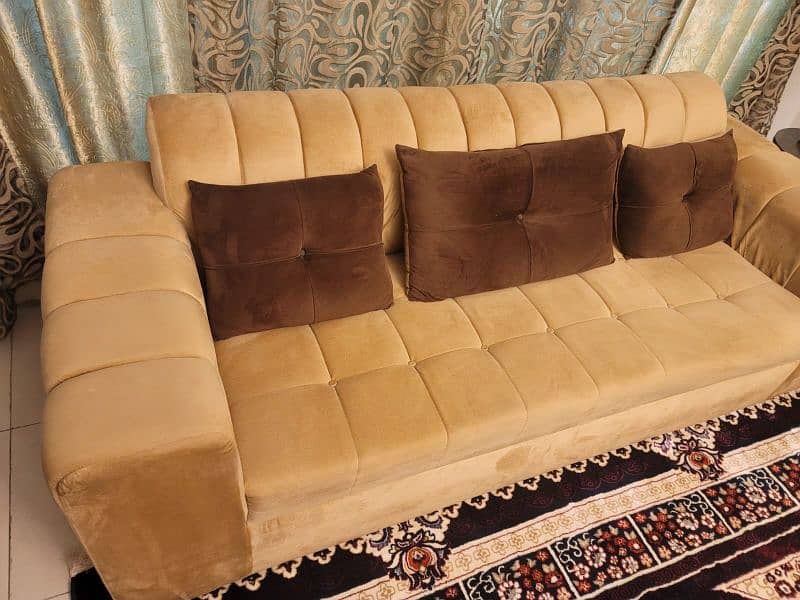 SOFA SET 3-2-1. . IN EXCELLENT CONDITION 2