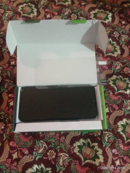 Infinix Hot 8 lite 2/32 1