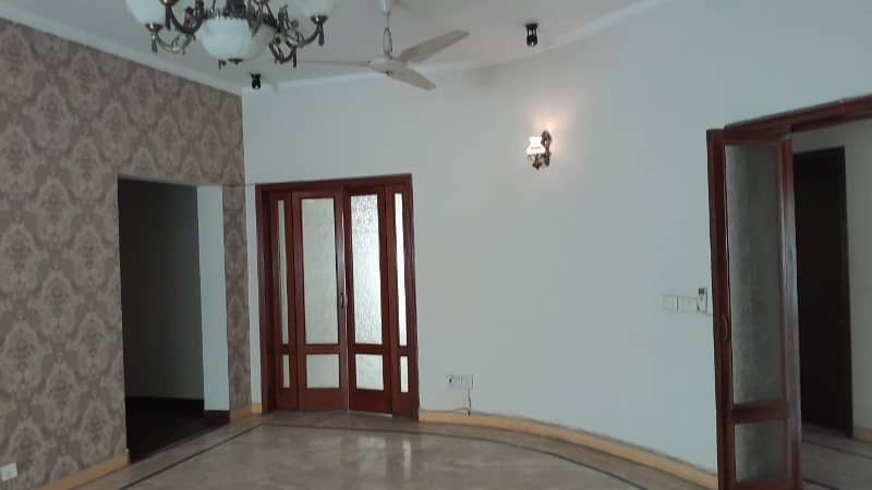 Kanal Ultra Modern Lower Portion For Rent Hot Location DHA Phase 3 Lahore 9