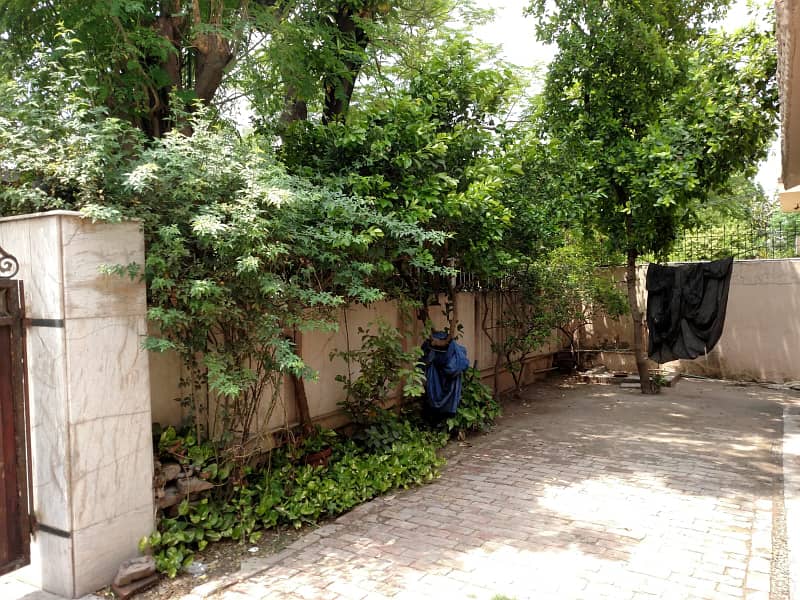 DHA Phase 1 Kanal House For Sale Good Candetion House In DHA Lahore 2